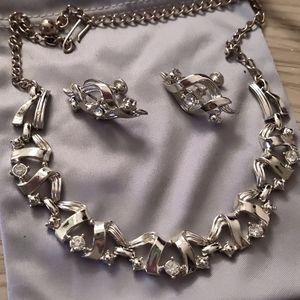 Elegant Choker Necklace and Earrings